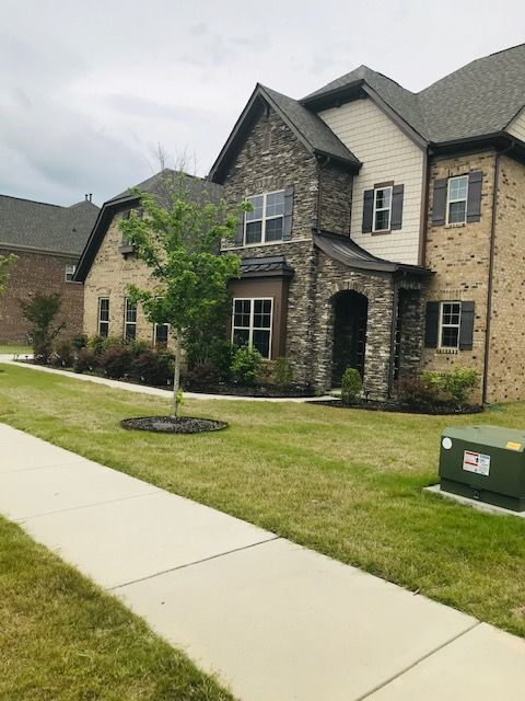 Building Photo - Spacious 5 Bedroom with 4 Baths Harrisburg