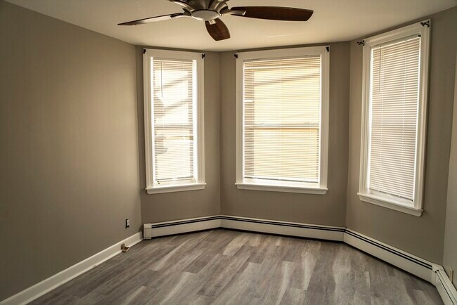 Foto del edificio - 433 Winthrop St