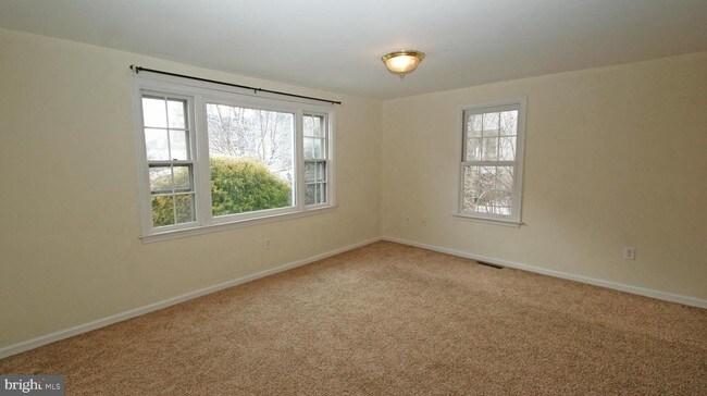 Building Photo - 737 Berwyn Ave