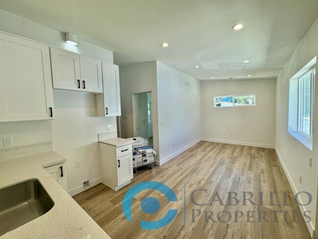 Building Photo - 5065 Chaparral Way