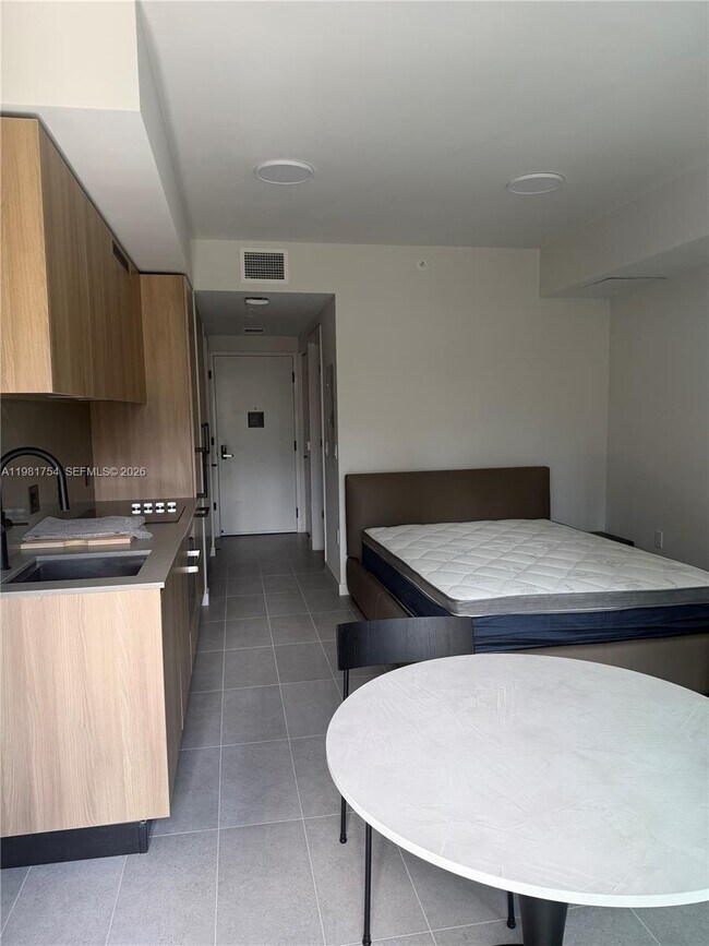 Foto del edificio - 121 NE 5th St