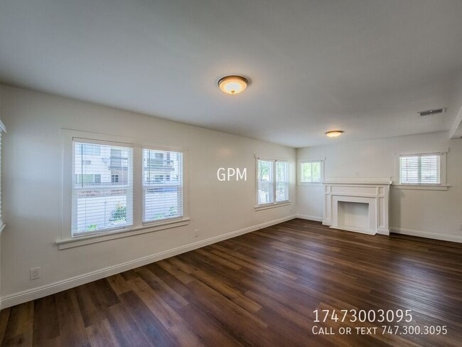 Building Photo - 338 S Benton Way