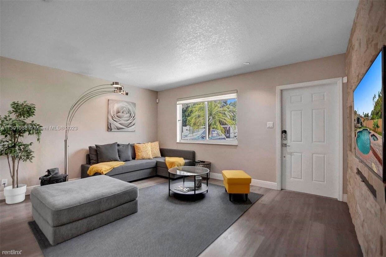 Primary Photo - 3 br, 2 bath House - 1773 SW 28th Way # 0