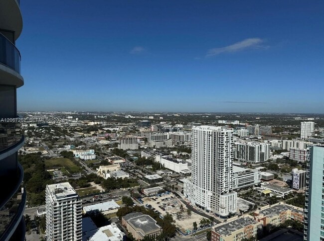Foto del edificio - 488 NE 18th St
