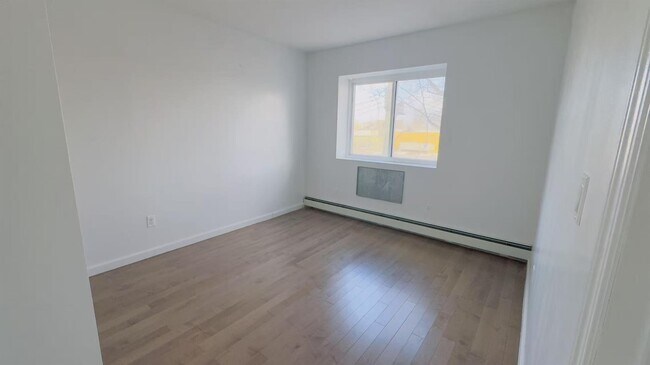 Foto del edificio - 31-22 60th St