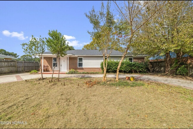 Building Photo - 2703 Robeson St