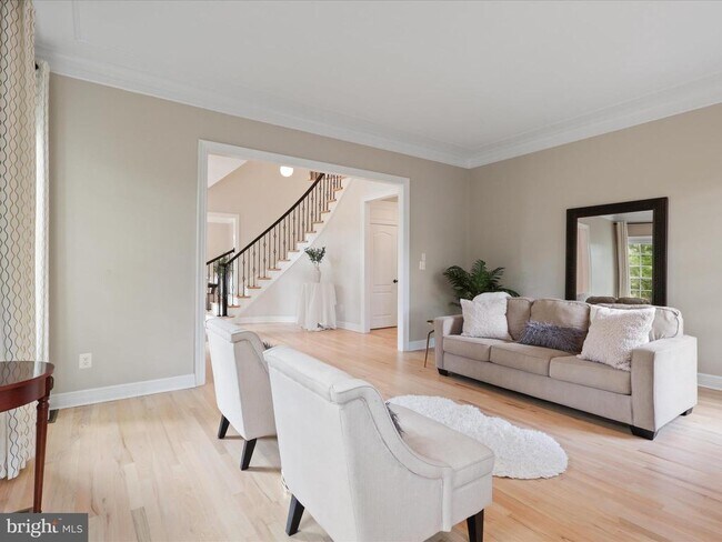 Building Photo - 904 Locust St