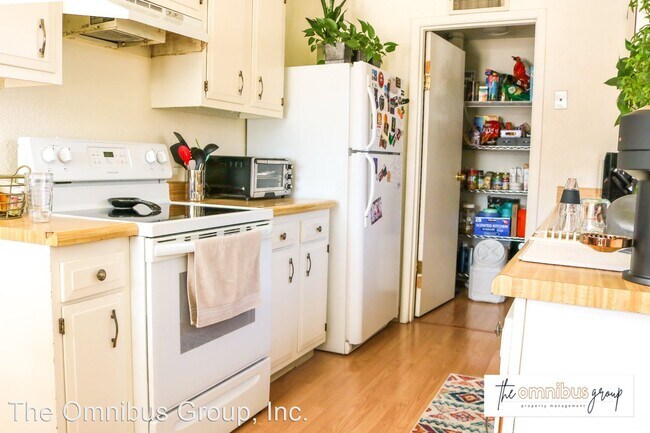 Foto del edificio - 2 br, 1 bath House - 6211 W. 92nd Pl.