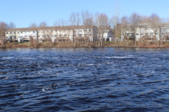 Building Photo - Swan Landing Apartments