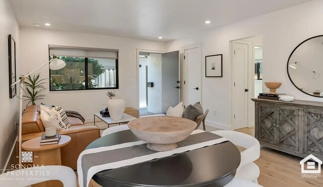 Foto del edificio - Modern Downstairs 2-Bedroom Unit Minutes from Sonoma Plaza