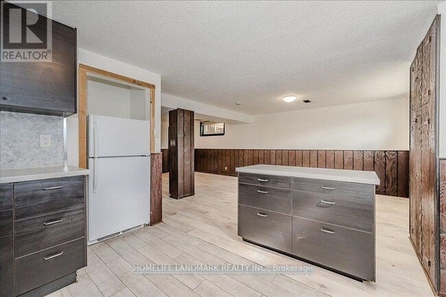 Building Photo - 2238 Truscott Dr