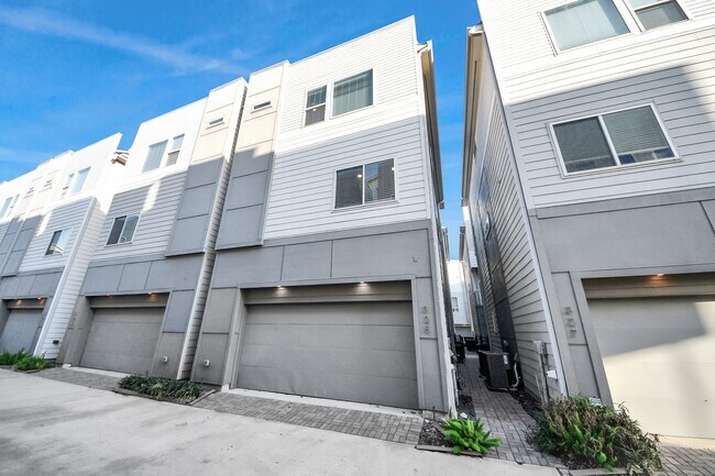 Foto del edificio - 325 Eado Park Cir