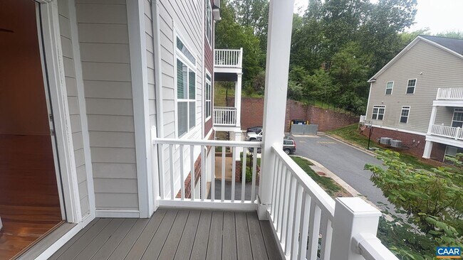 Foto del edificio - 2402 Winthrop Dr