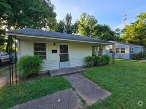 Building Photo - 3851 Victory Dr