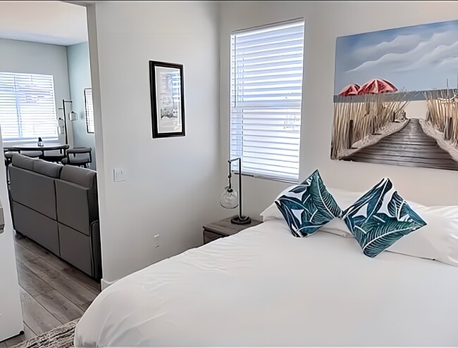 Top of the line plush mattress - 8014 Shadow Hill Dr
