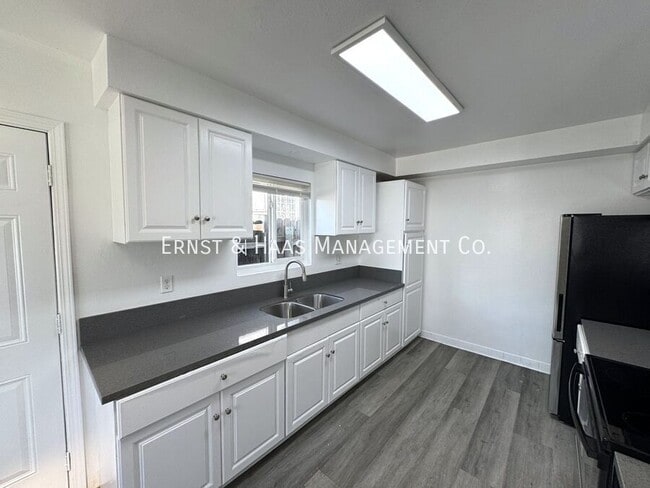 Building Photo - 840 Walnut Ave