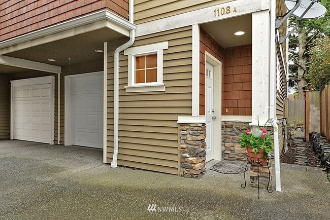 Building Photo - 1108 NW 56th St