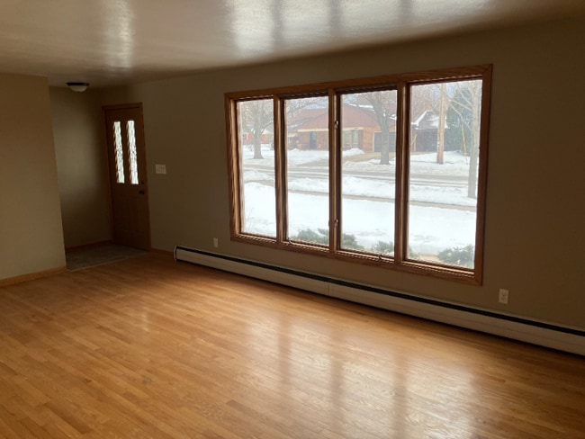 Building Photo - 1275 Kellogg St