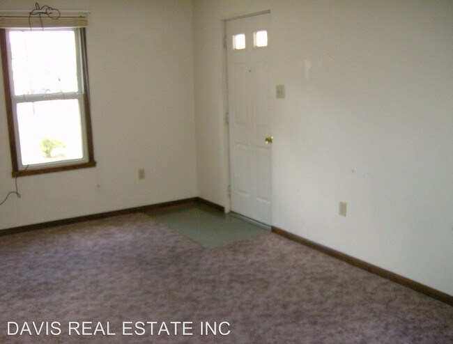 Building Photo - 107 E PARK St