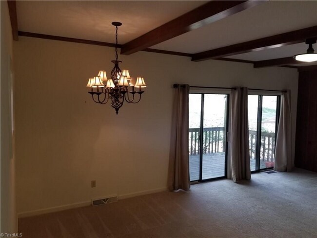 Building Photo - 601 Aspen Pl
