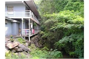 Foto del edificio - 219 Newman Rd