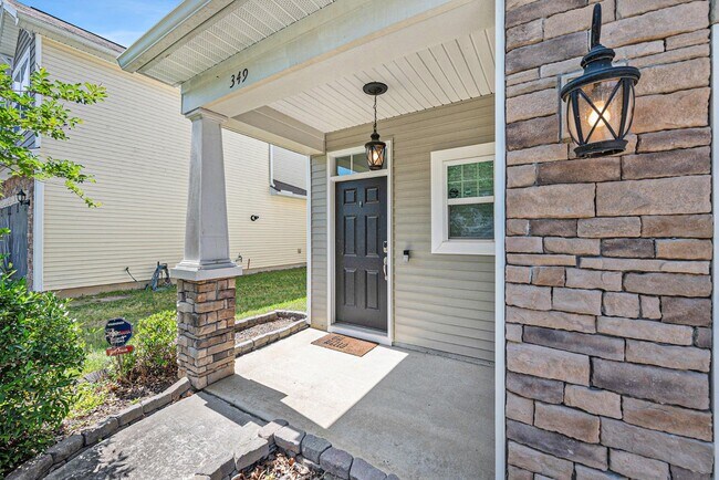 Building Photo - 349 Drayton Pl Dr