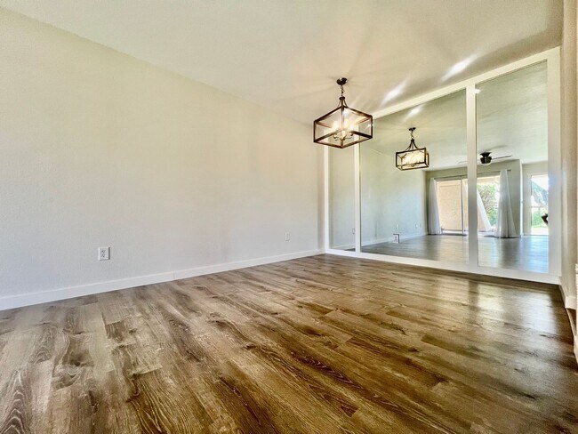 Foto del edificio - AVAILABLE NOW! GORGEOUS 1 Bed 1 Bath Condo...
