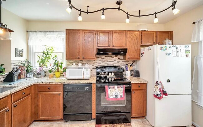 kitchen - 10705 Cobblestone Dr