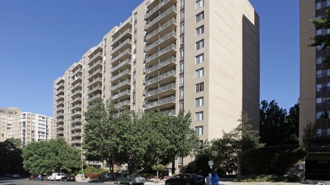 Foto del edificio - 4615 N Park Ave