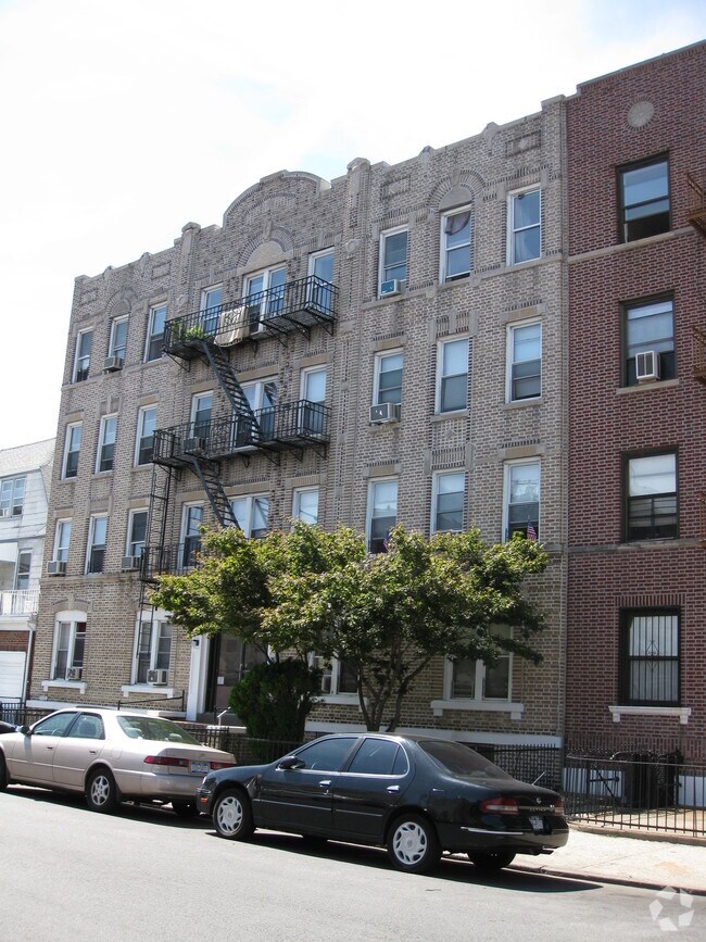Building Photo - 30 Bay 25th St