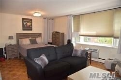 Foto del edificio - 5440 Little Neck Pkwy