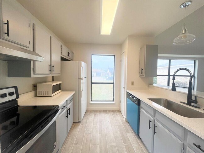 Building Photo - 1508 Rustlers Rd