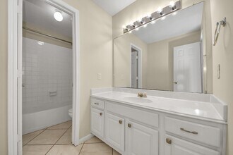 Building Photo - 10214 White Oak Trail Ln