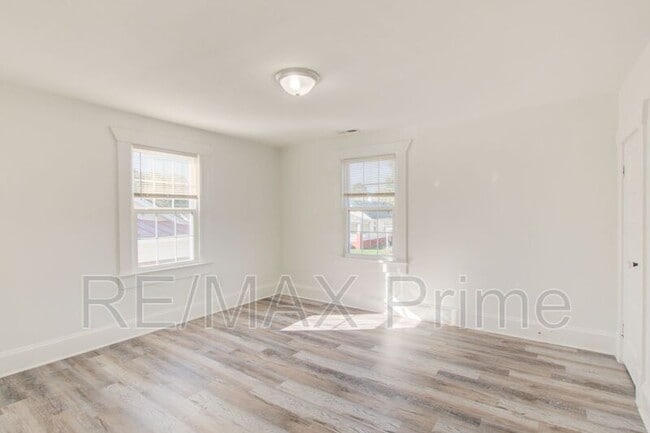 Building Photo - 1135 Jackson Ave