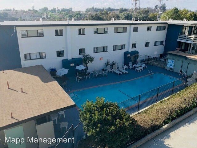 Building Photo - 5642 South La Brea Ave