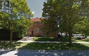 Building Photo - 132 Old Surrey Ln