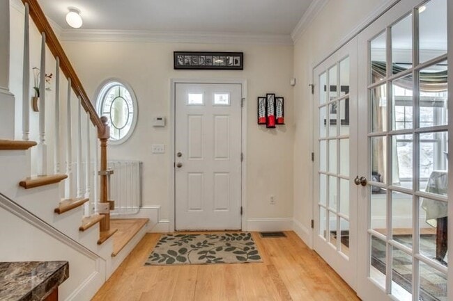 Building Photo - 142 Bigelow St