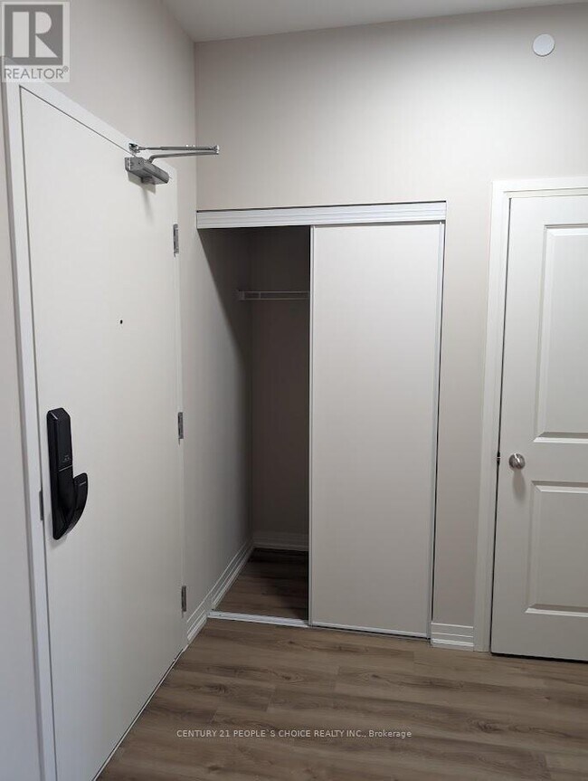 Photo du bâtiment - 50 Herrick Ave