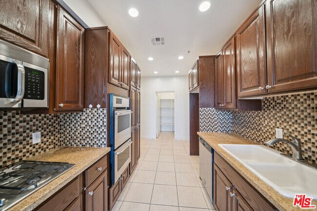Foto del edificio - 1508 Greenfield Ave