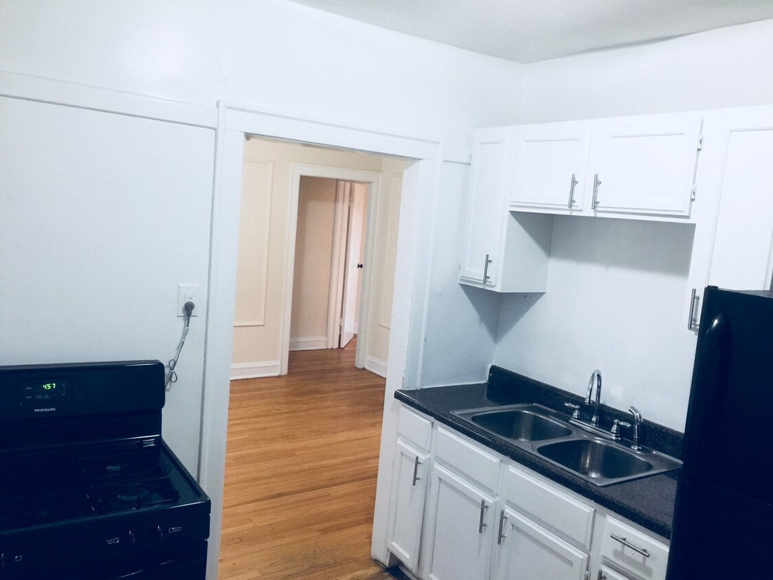 Foto principal - 8003 S Dobson Ave