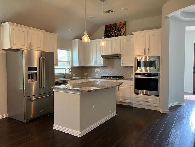 Building Photo - 2424 Maple Stream Dr