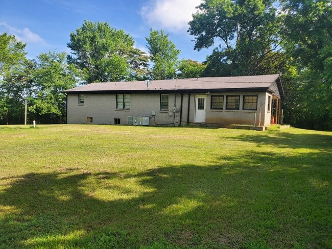 Building Photo - 255 Sunset Ln