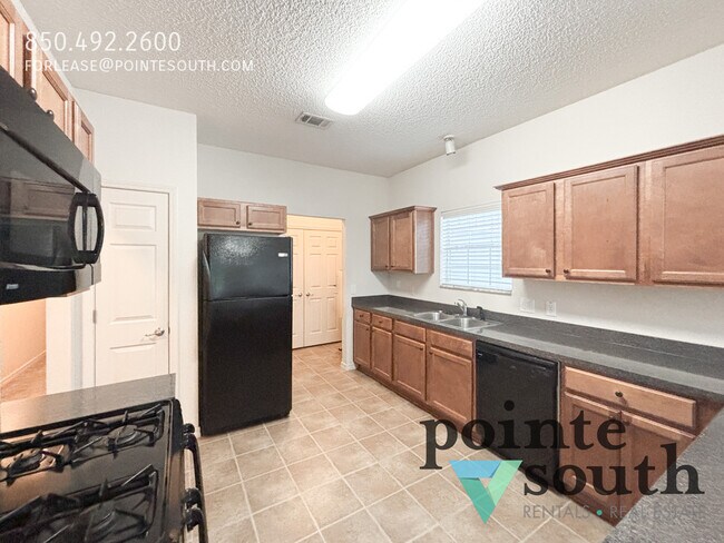 Building Photo - 12953 Churchill Dr