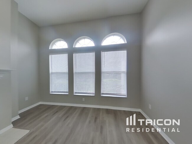 Building Photo - 18708 Forest Glen Ct