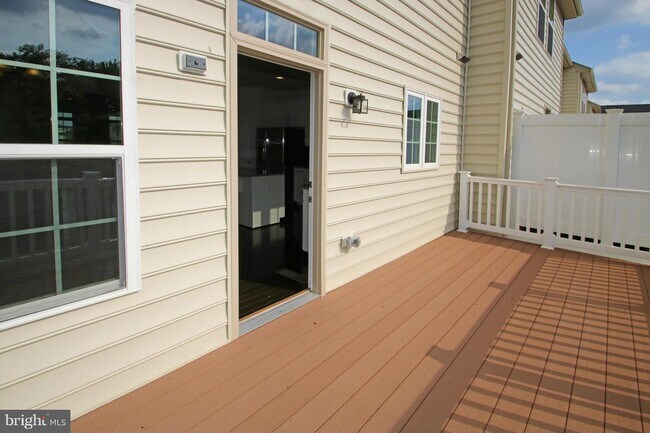 Foto del edificio - 2482 Baldwin Cres NE