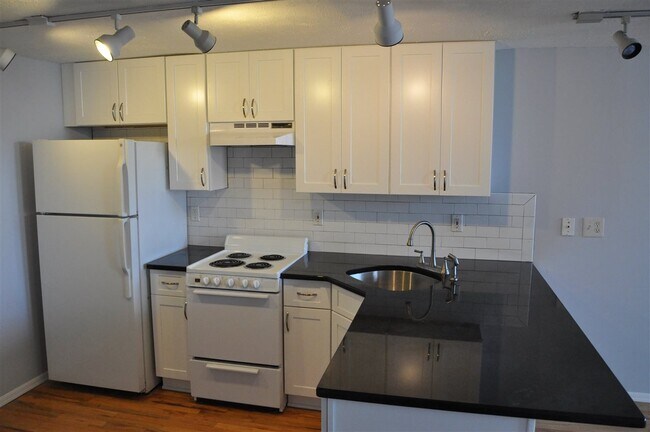 Building Photo - 228 Bloomfield St