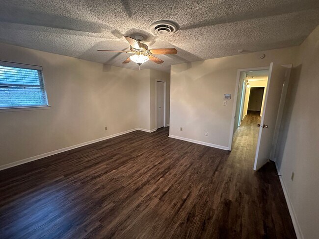 Building Photo - 3732 Minot Ave