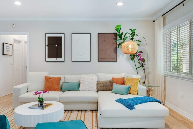 Foto del edificio - 4131 Lybyer Ave