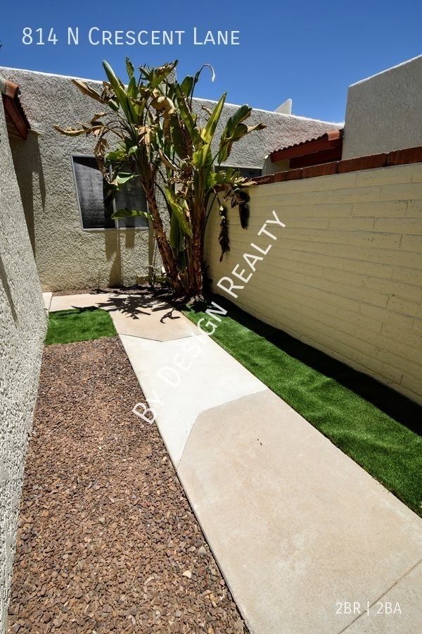 Building Photo - Eastern Heights Village 2 Bed 2 Bath Townhome
