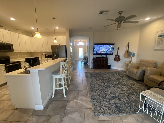 Building Photo - 2813 Plantain Dr